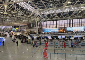 Аэропорт Сочи: сложная метеорологическая обстановка сохраняется, ночью из 57 рейсов выполнено 2