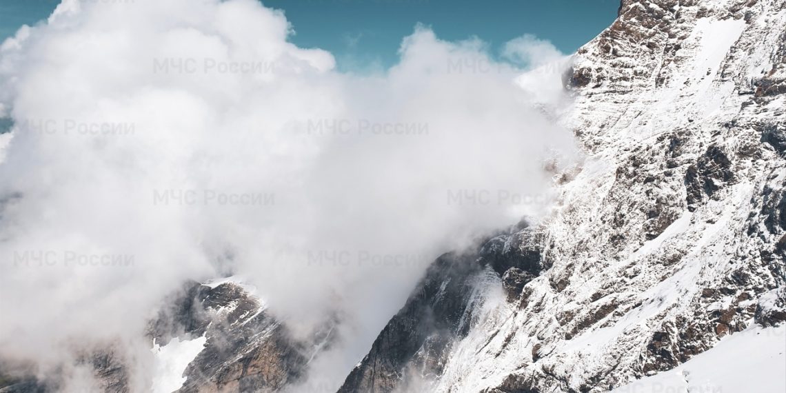 В Сочи объявили штормовое предупреждение из-за лавин