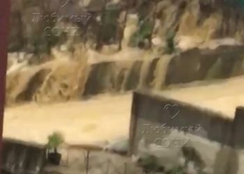 В Сочи подтопило дороги