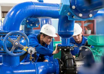 Копайгородский поздравил с праздником работников ЖКХ