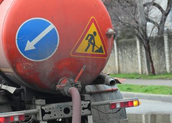 На улицах Краснодара дежурит водооткачивающая техника