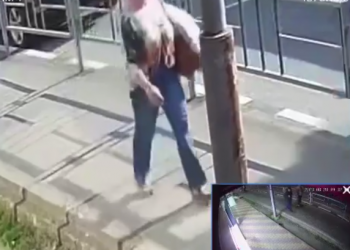 В Сочи женщина исцарапала ключом чужой автомобиль, припаркованный в неположенном месте