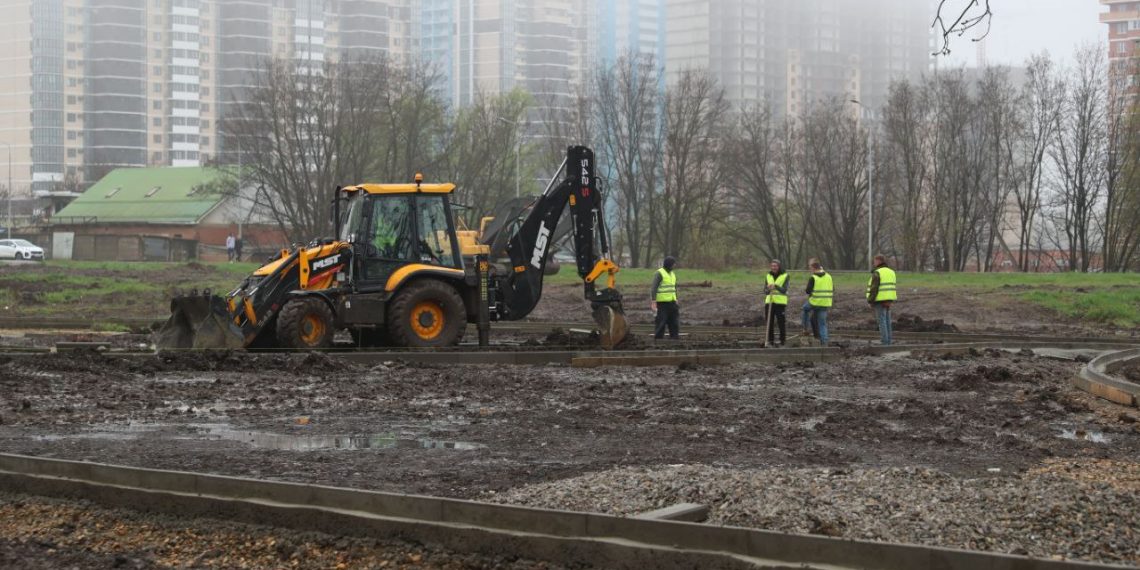 На Николаевском бульваре в Краснодаре высадят 400 деревьев