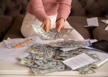 За хищение более 6 млрд рублей из кубанского банка «Крыловский» бывшая топ-менеджер получила условный срок