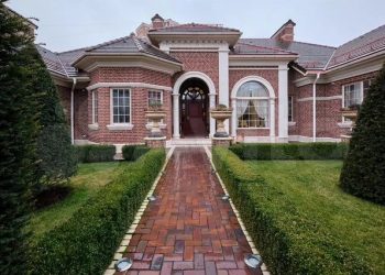 В Краснодаре продают дом за 550 млн рублей