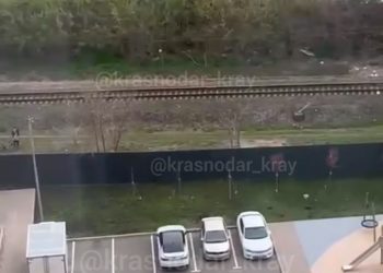 В Краснодаре ищут мужчину, который самоудовлетворял себя на глазах у детей