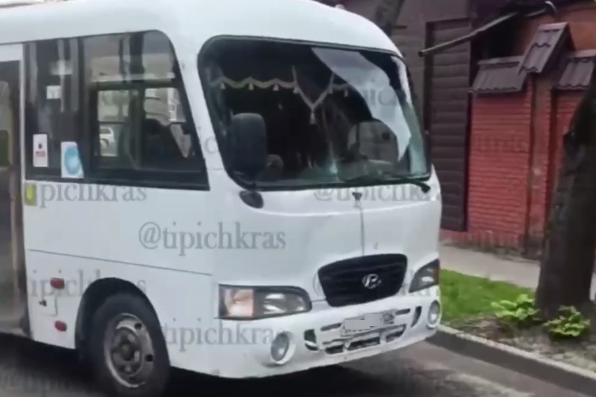 В Краснодаре маршрутка насмерть сбила велосипедистку