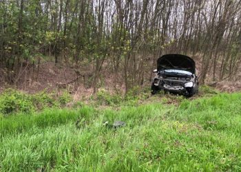 На Кубани фура врезалась в Volkswagen: пострадал водитель