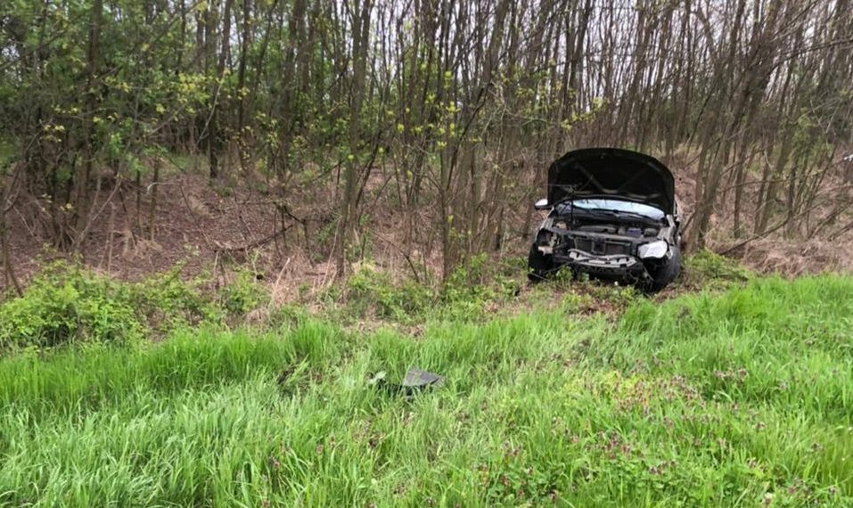 На Кубани фура врезалась в Volkswagen: пострадал водитель