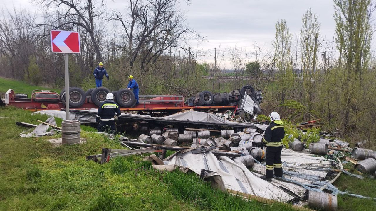 В ДТП с грузовиком на Кубани погиб водитель фуры | 19.04.2023 | Сочи -  БезФормата