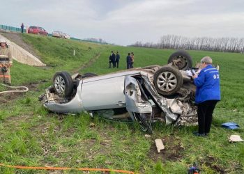 На Кубани опрокинулась иномарка: погиб водитель