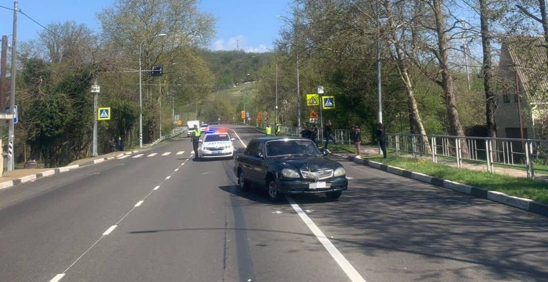 В Сочи «Волга» сбила 17-летнюю девушку