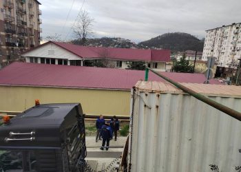 В Сочи фура повредила трубу и оставила целый район без газа