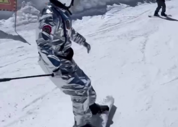 В Сочи на горнолыжный курорт после «зеленых человечков» высадился космонавт