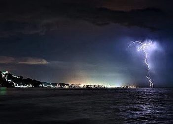 В Сочи ожидаются грозы и сильный ветер 28 апреля