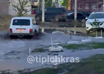 На Кубани в канализационных стоках утопают машины