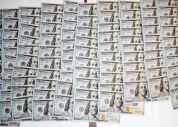 Женщина лишилась почти 300 тысяч долларов, желая перевезти их из Абхазии в Сочи