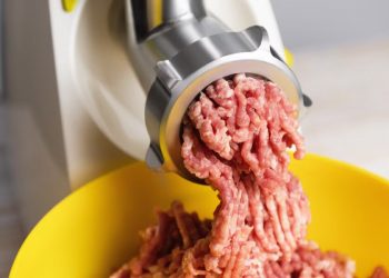 В Ростове-на-Дону родители убили свою 8-месячную дочь и провернули ее тело через мясорубку