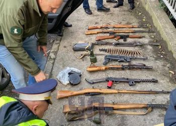 В Сочи задержали Mercedes с оружием