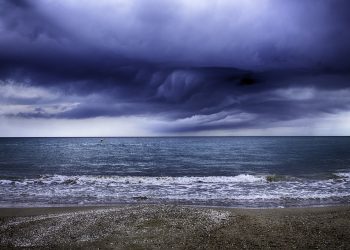 На Кубани на три дня объявили штормовое предупреждение