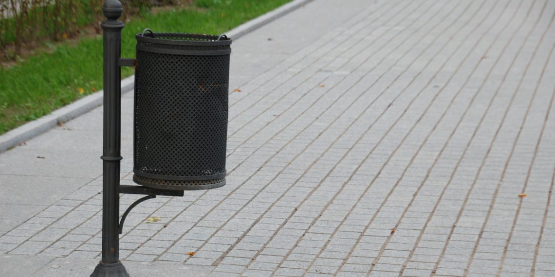 В Краснодаре опровергли фейк о штрафе за выброшенную листовку