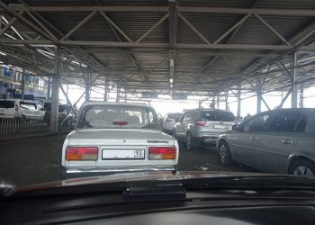 В Сочи образовалась пробка на границе с Абхазией