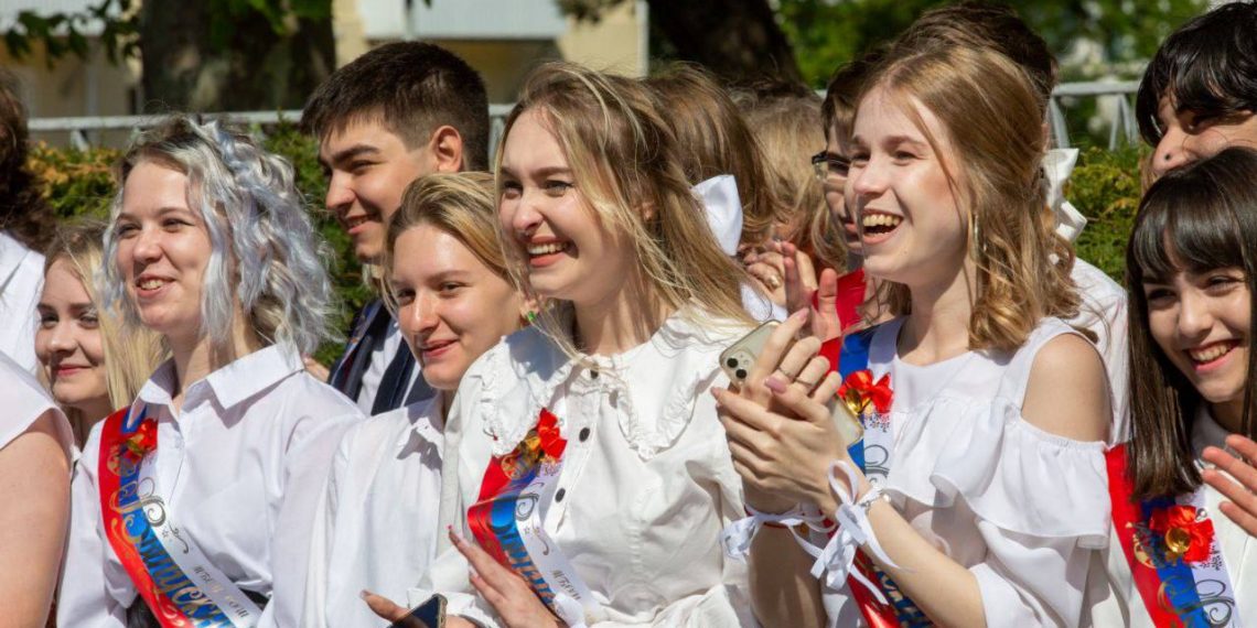 На Кубани последний звонок прозвенит для 93 тысяч выпускников
