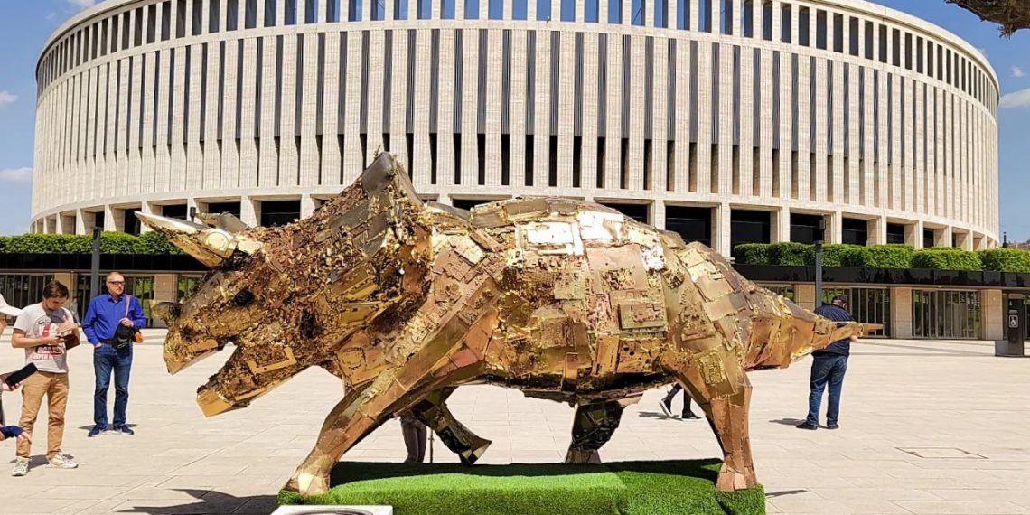 У стадиона «Краснодар» появился трицератопс