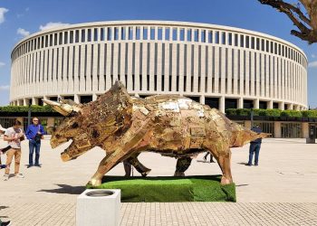 У стадиона «Краснодар» появился трицератопс