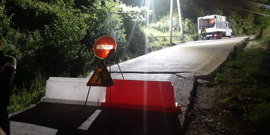 Из-за оползня в Сочи перекрыли улицу Новошкольную