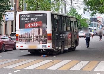 Под колесами автобуса в Краснодаре погибла 83-летняя женщина