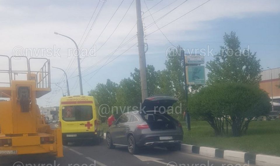 В Новороссийске автомобиль сбил человека