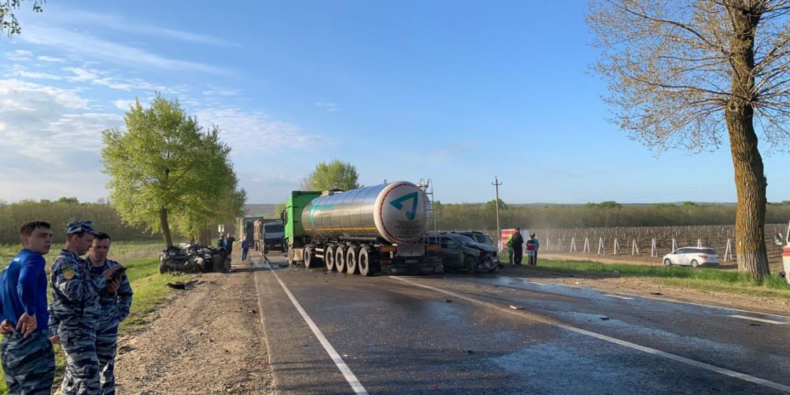 В ДТП с шестью автомобилями на Кубани пострадал один человек