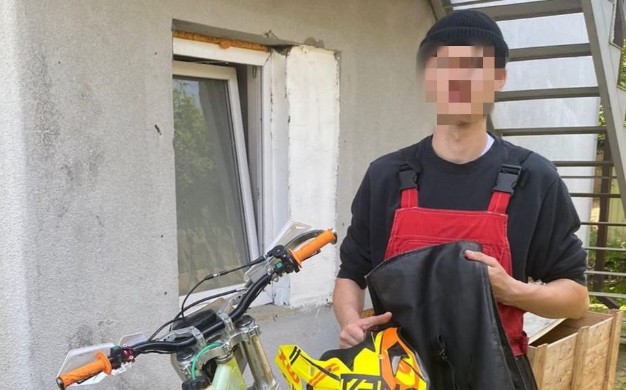 В Сириусе задержали мотоциклиста, который, предположительно, сбил женщину