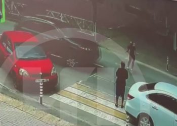 В Сочи машина сбила девушку и уехала