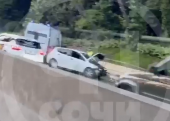 В Сочи в ДТП на улице Ленина пострадали два человека