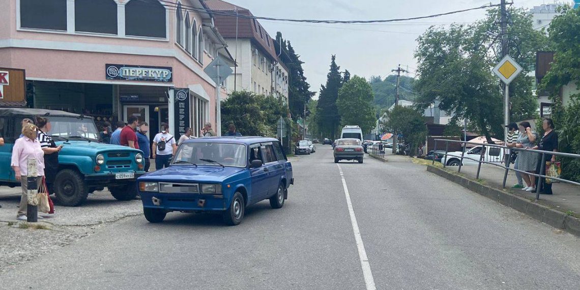 В Сочи ВАЗ сбил 14-летнюю девочку