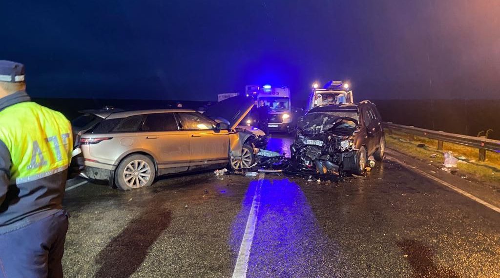 В ДТП на Кубани погиб один человек, и семеро пострадали