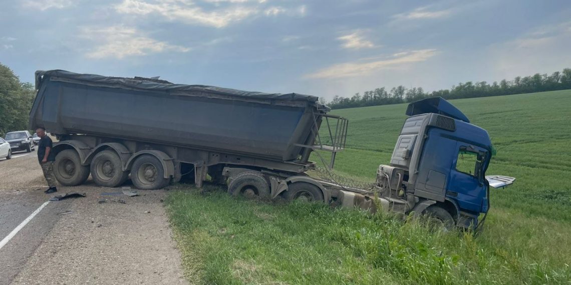 На Кубани 90-летняя женщина пострадала в массовом ДТП на трассе Краснодар-Кропоткин