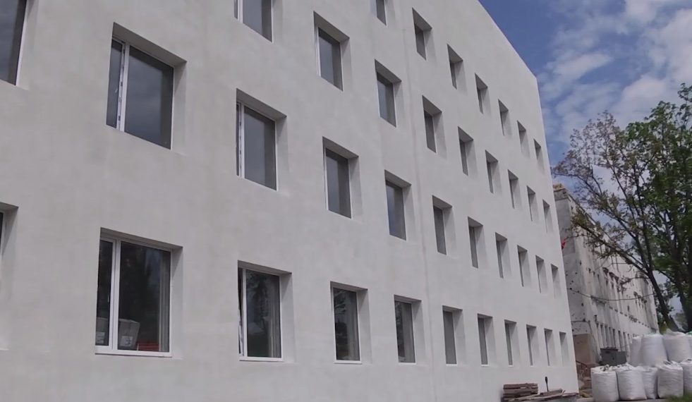 Количество сочинских строителей в Мариуполе увеличили до 500