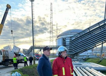 На Кубани загорелся резервуар с нефтепродуктами