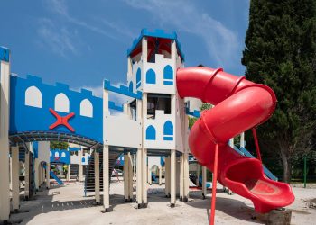 В Сочи строят новый детский игровой комплекс