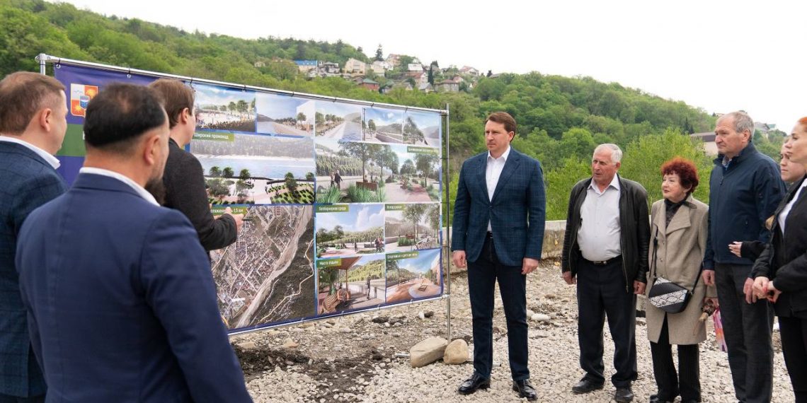 В Сочи благоустраивают набережную реки Псезуапсе