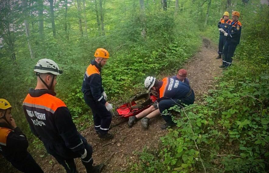 В горах Сочи спасли мужчину с травмой ноги