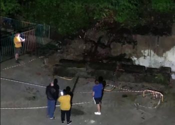 В Сочи обрушилась подпорная стена у многоквартирного дома