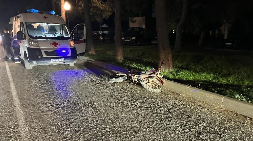 В ДТП на Кубани погиб мотоциклист, и пострадала девушка