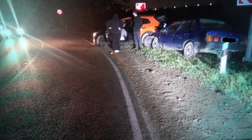 В Краснодаре водитель без прав врезался в Kia и сам же пострадал