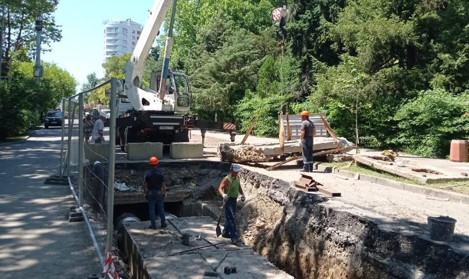 На Черноморской в Сочи завершается ремонт теплотрассы