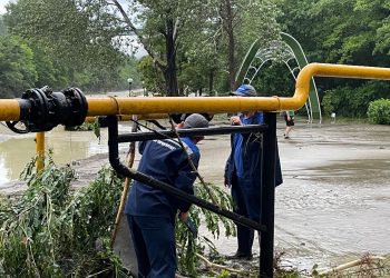 Непогода в Сочи повредила газопровод