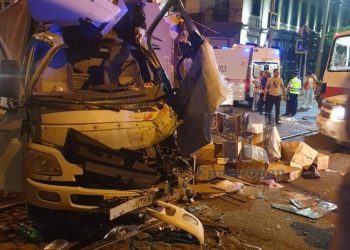 В ДТП с трамваем и грузовиком в Краснодаре пострадали три человека